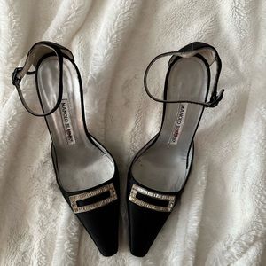 beautiful Manolo Blahnik Authentic Used shoe